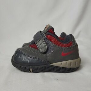 Nike Boys 040406 Gray‎ Red Leather Low Top Comfort Sneaker Shoes Size 4C